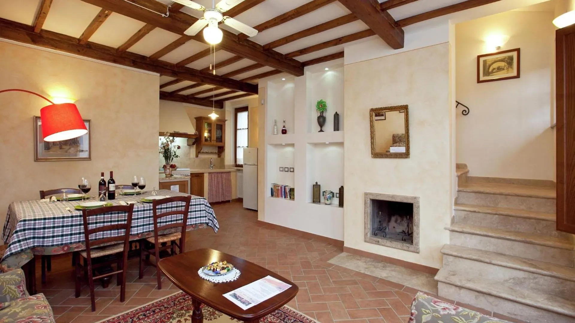 Holiday home Luxurious Apartment In Lucignano With Views
