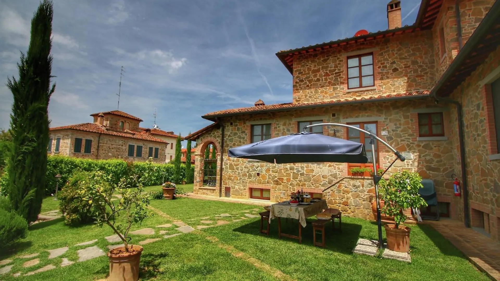 Luxurious Apartment In Lucignano With Views Holiday home