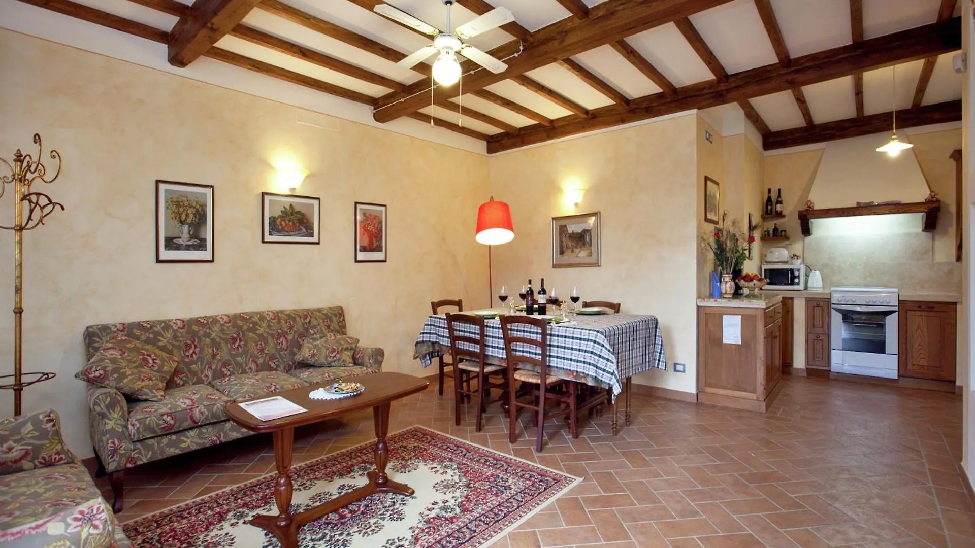 Luxurious Apartment In Lucignano With Views Italy