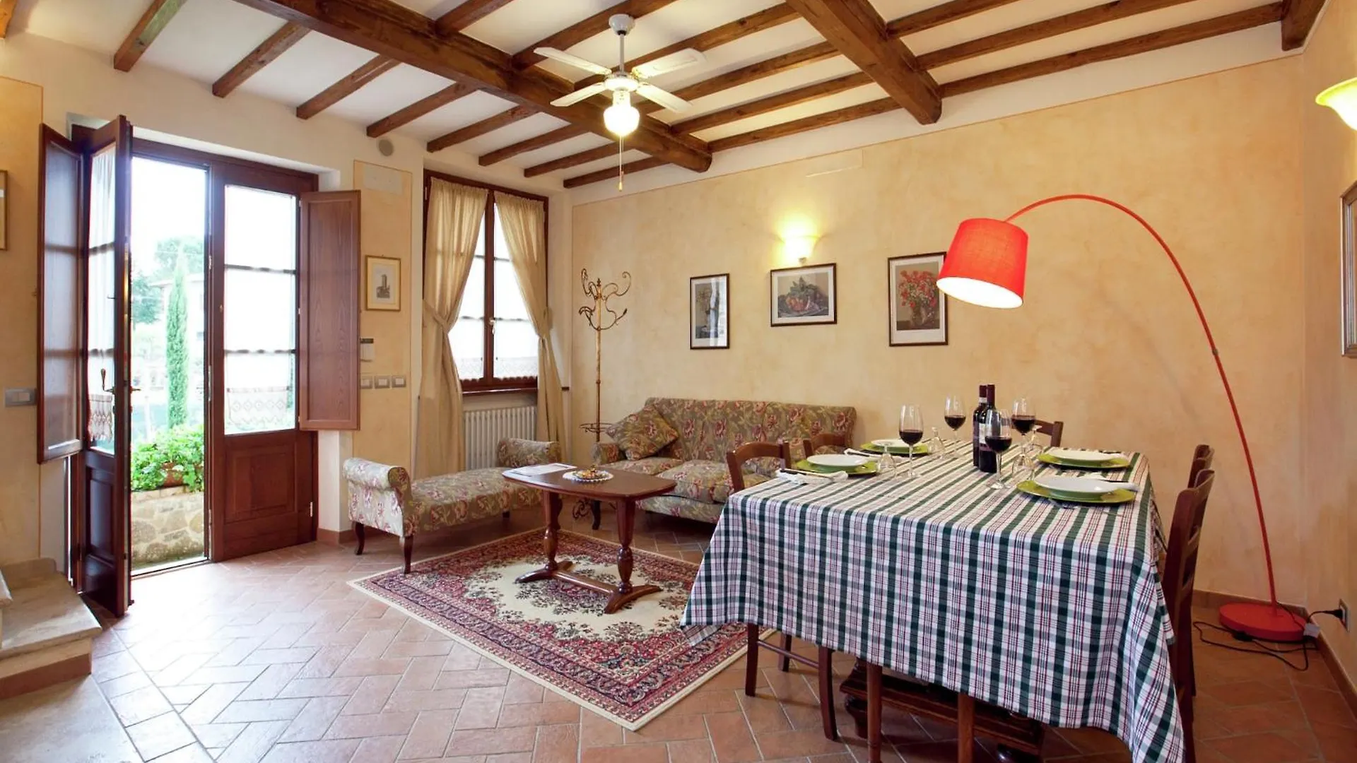 Luxurious Apartment In Lucignano With Views Holiday home