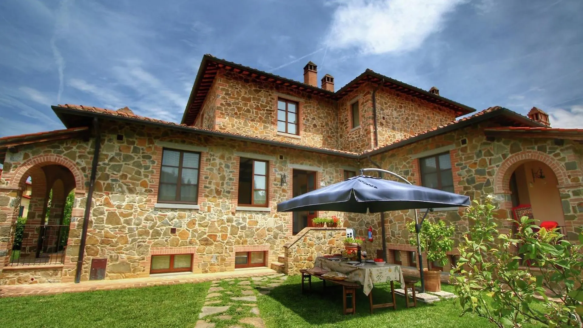 Holiday home Luxurious Apartment In Lucignano With Views