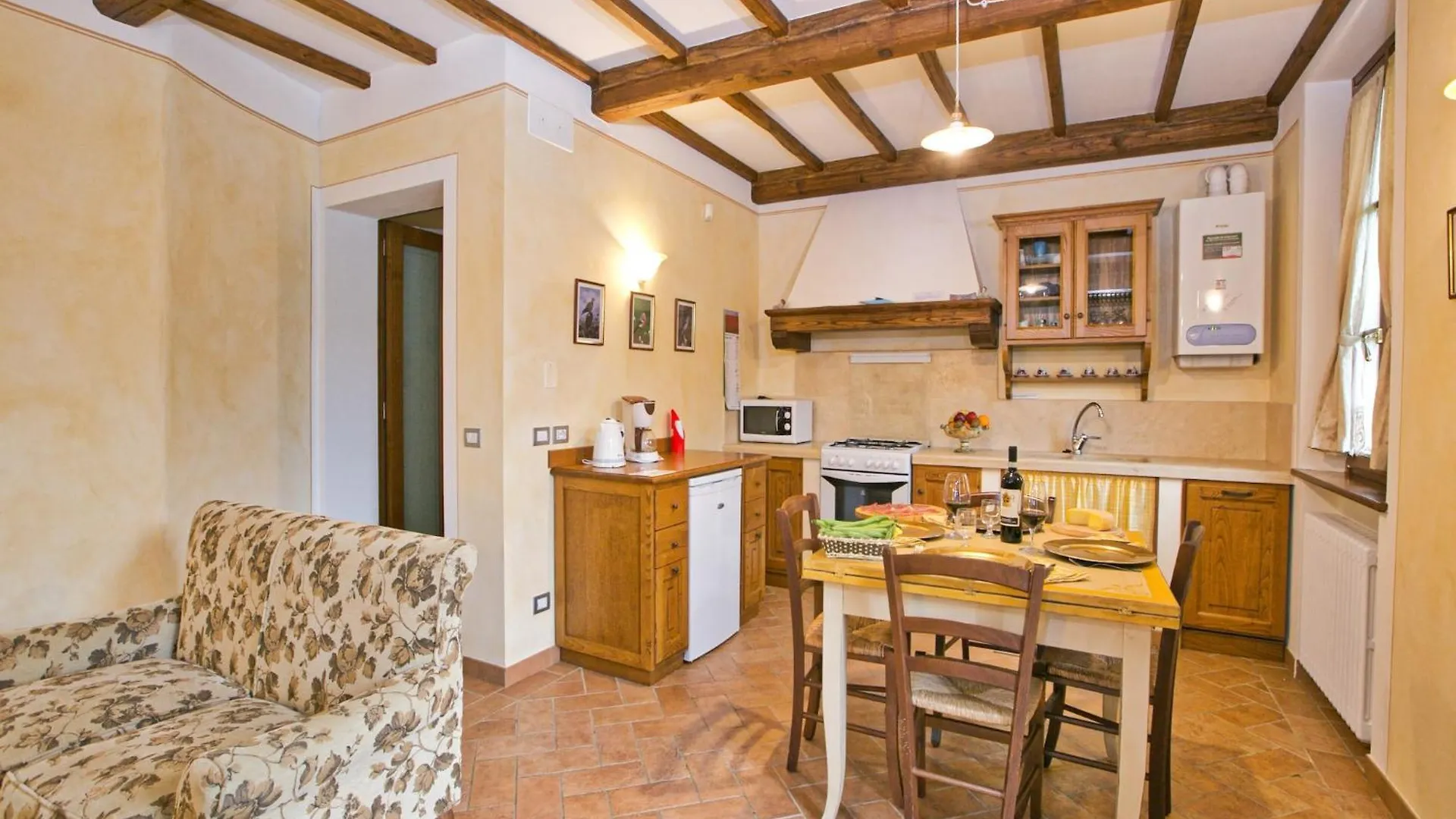 Luxurious Apartment In Lucignano With Views 0*,