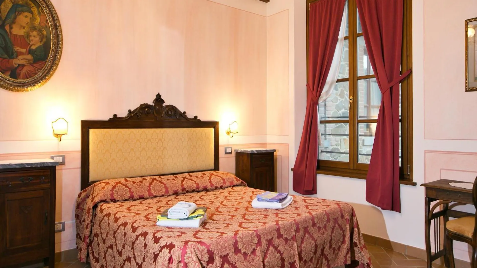 Luxurious Apartment In Lucignano With Views 0*,  Italy