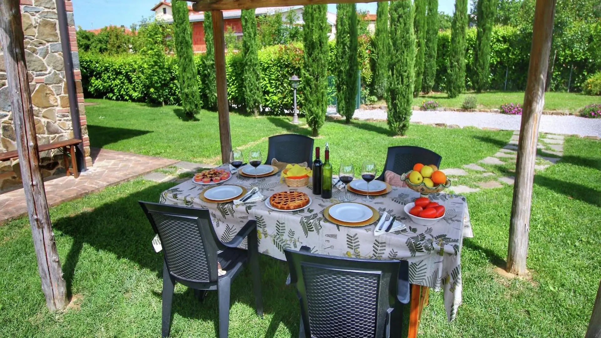 Holiday home Luxurious Apartment In Lucignano With Views Italy
