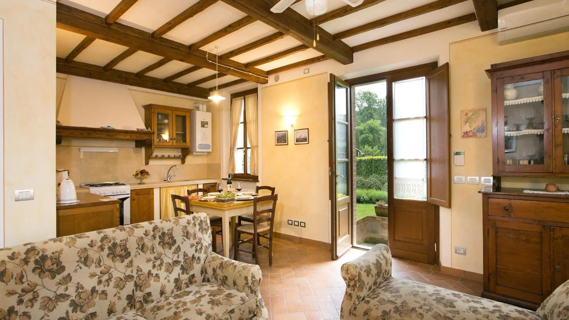 Luxurious Apartment In Lucignano With Views 0*,