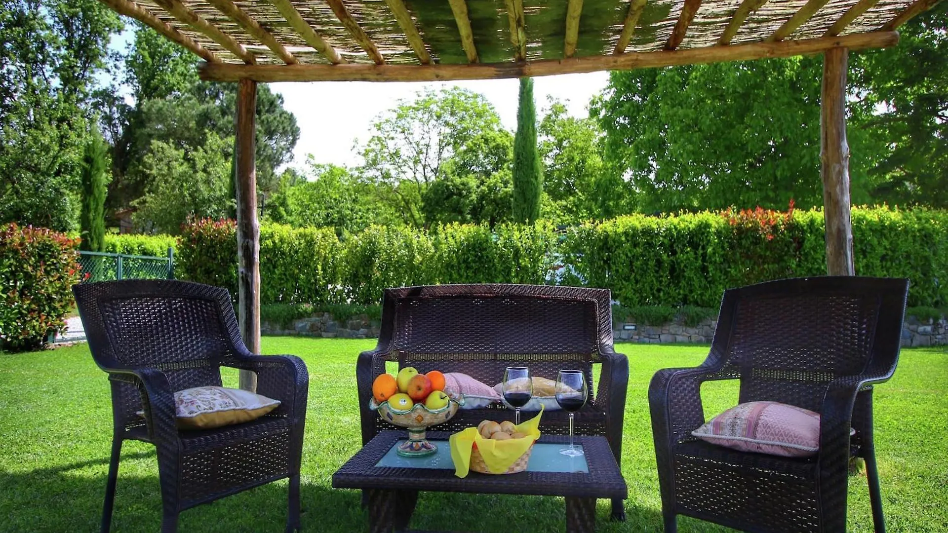Luxurious Apartment In Lucignano With Views Holiday home