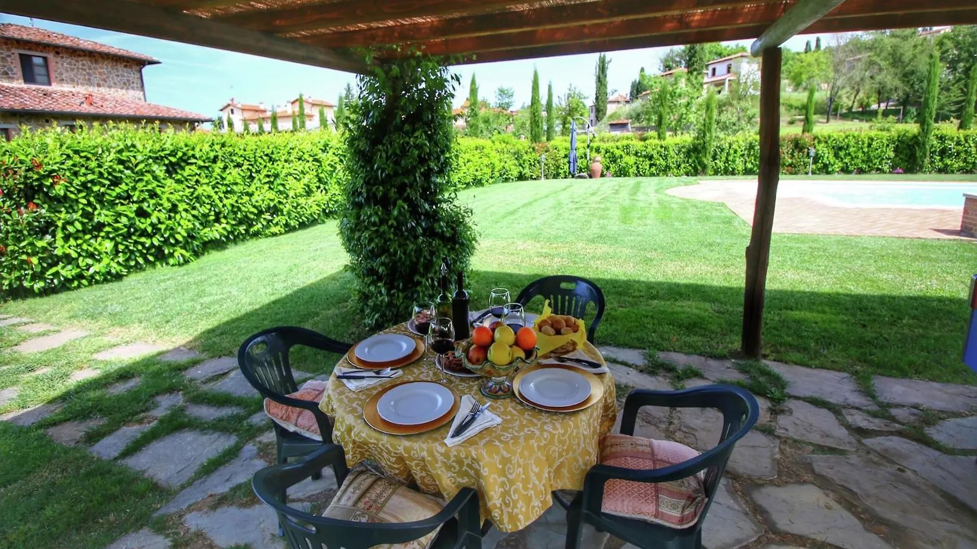 Luxurious Apartment In Lucignano With Views
