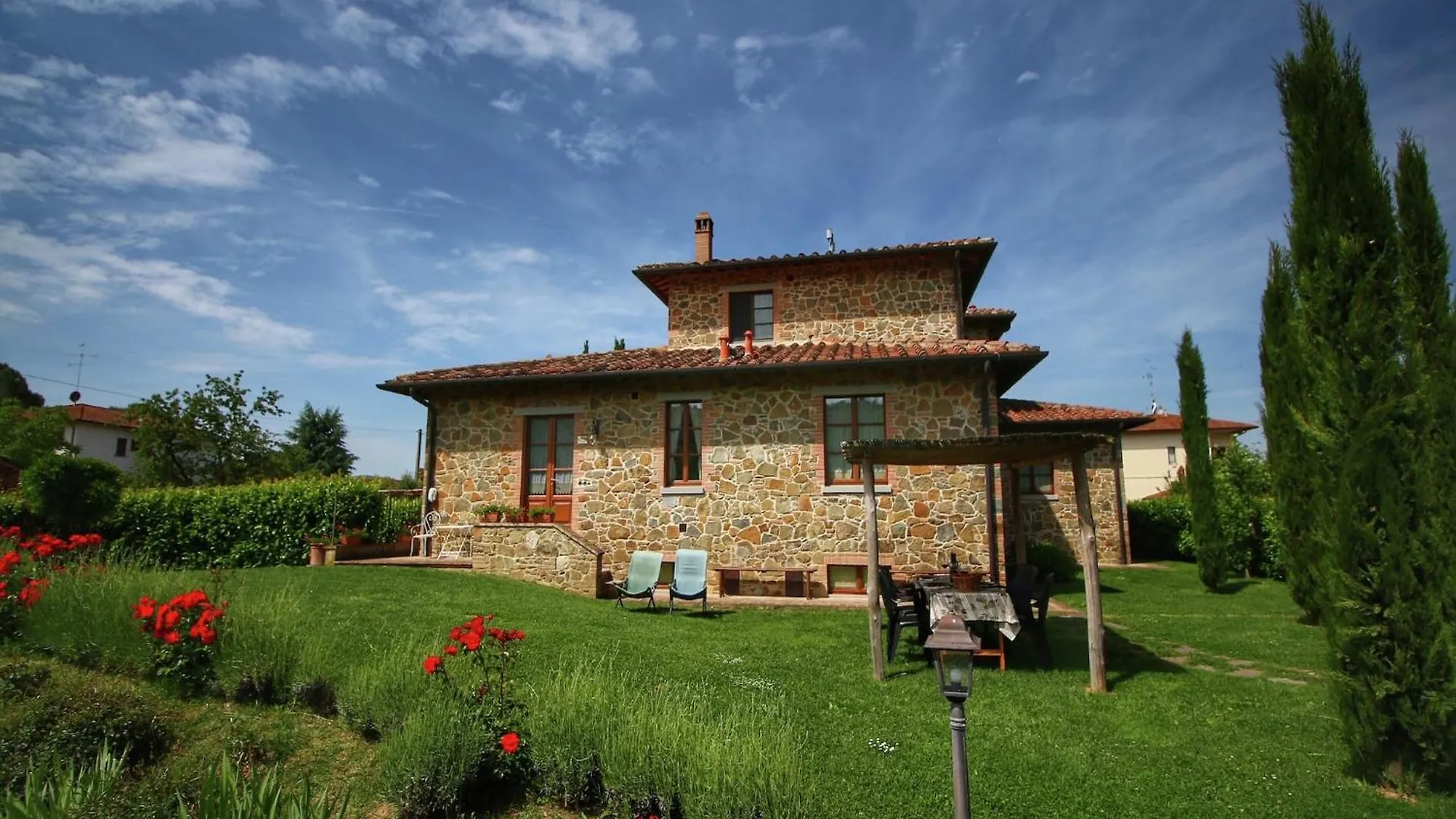 Luxurious Apartment In Lucignano With Views Holiday home