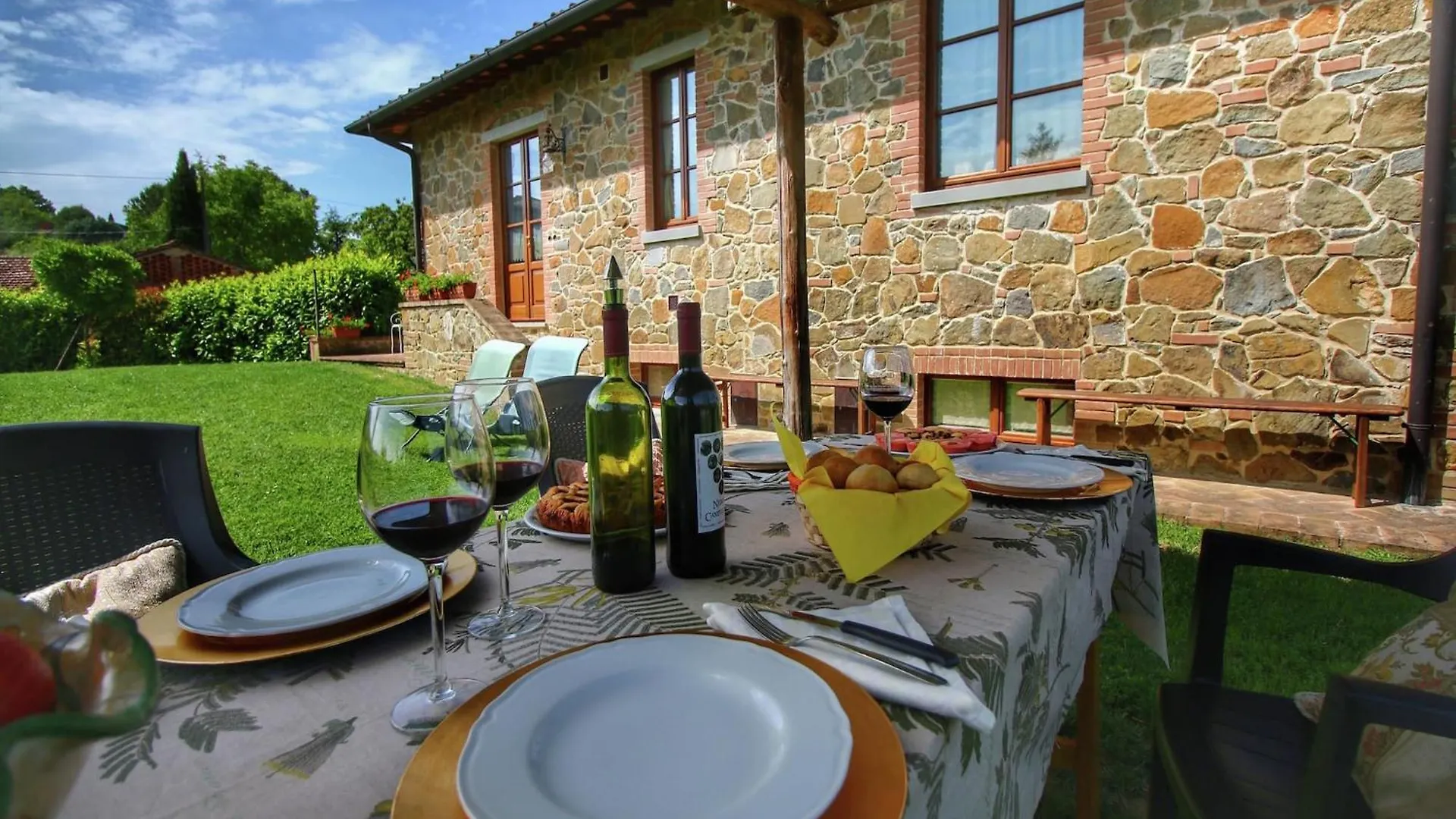 Holiday home Luxurious Apartment In Lucignano With Views