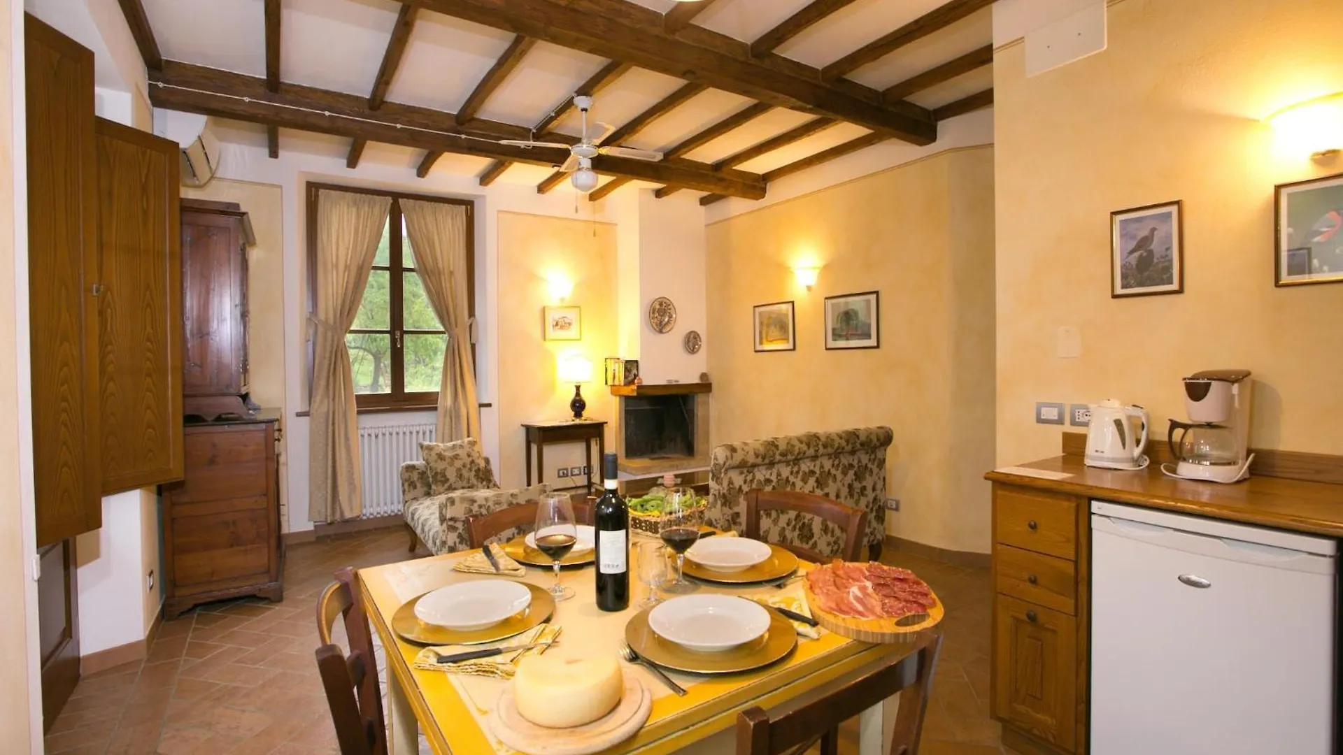 Luxurious Apartment In Lucignano With Views 0*,