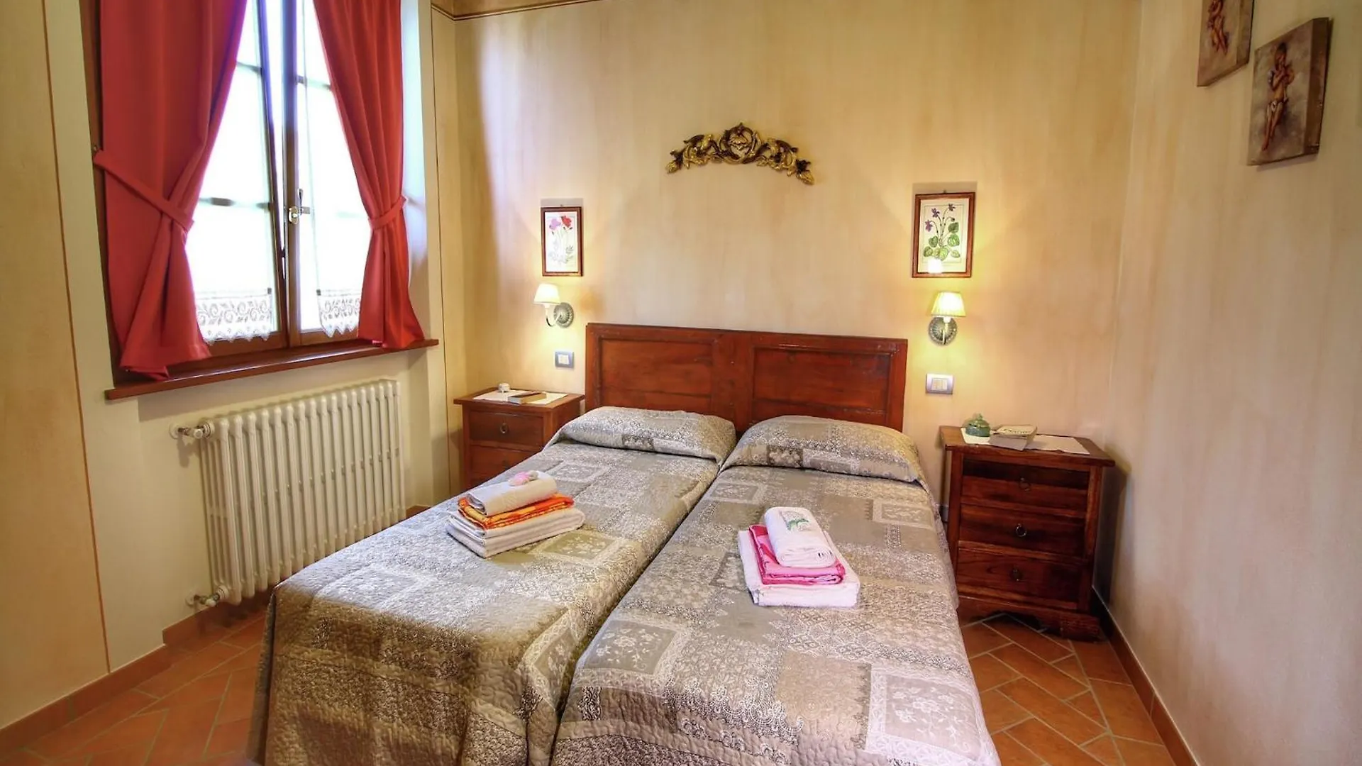 Holiday home Luxurious Apartment In Lucignano With Views Italy