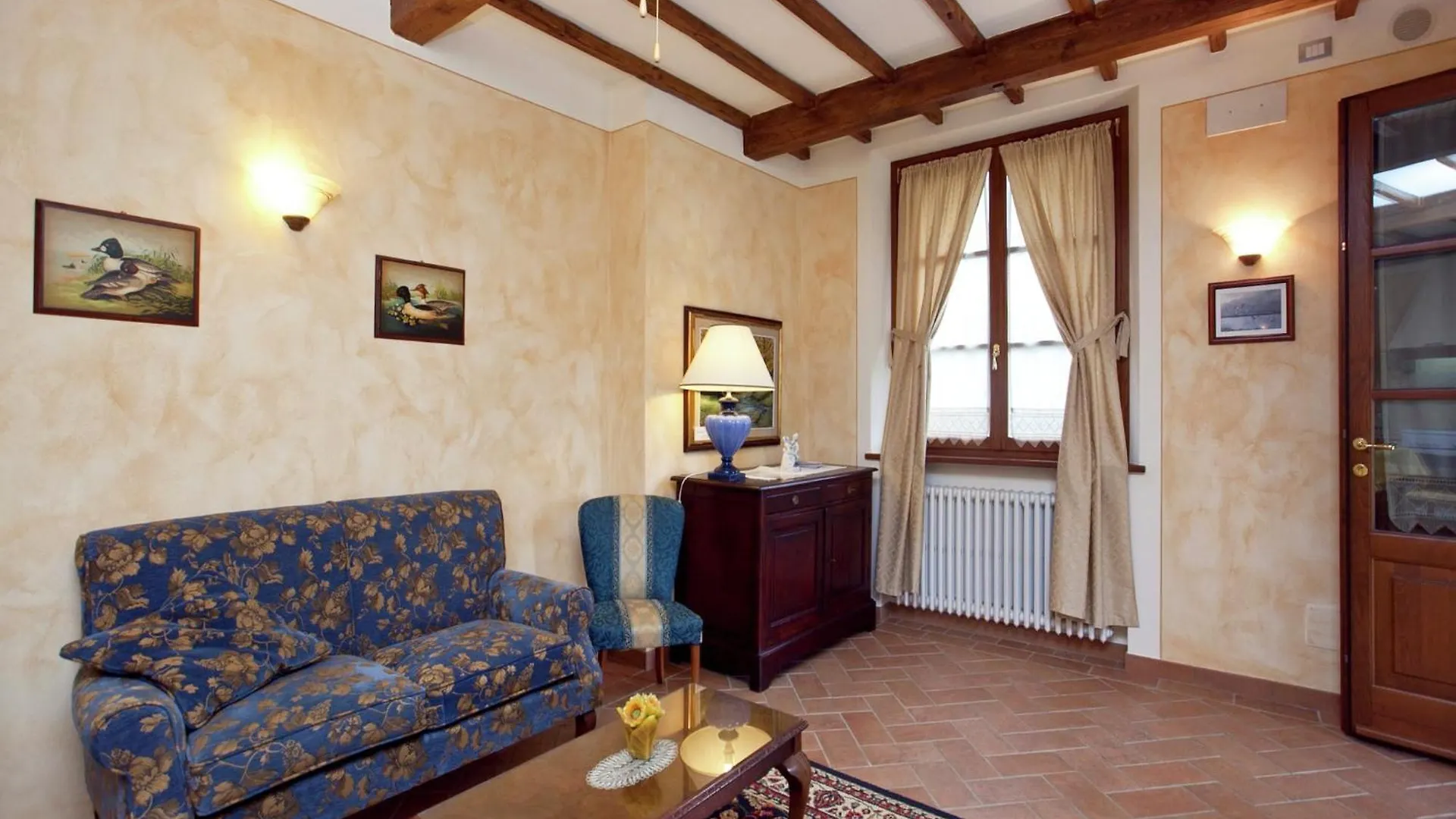 Holiday home Luxurious Apartment In Lucignano With Views