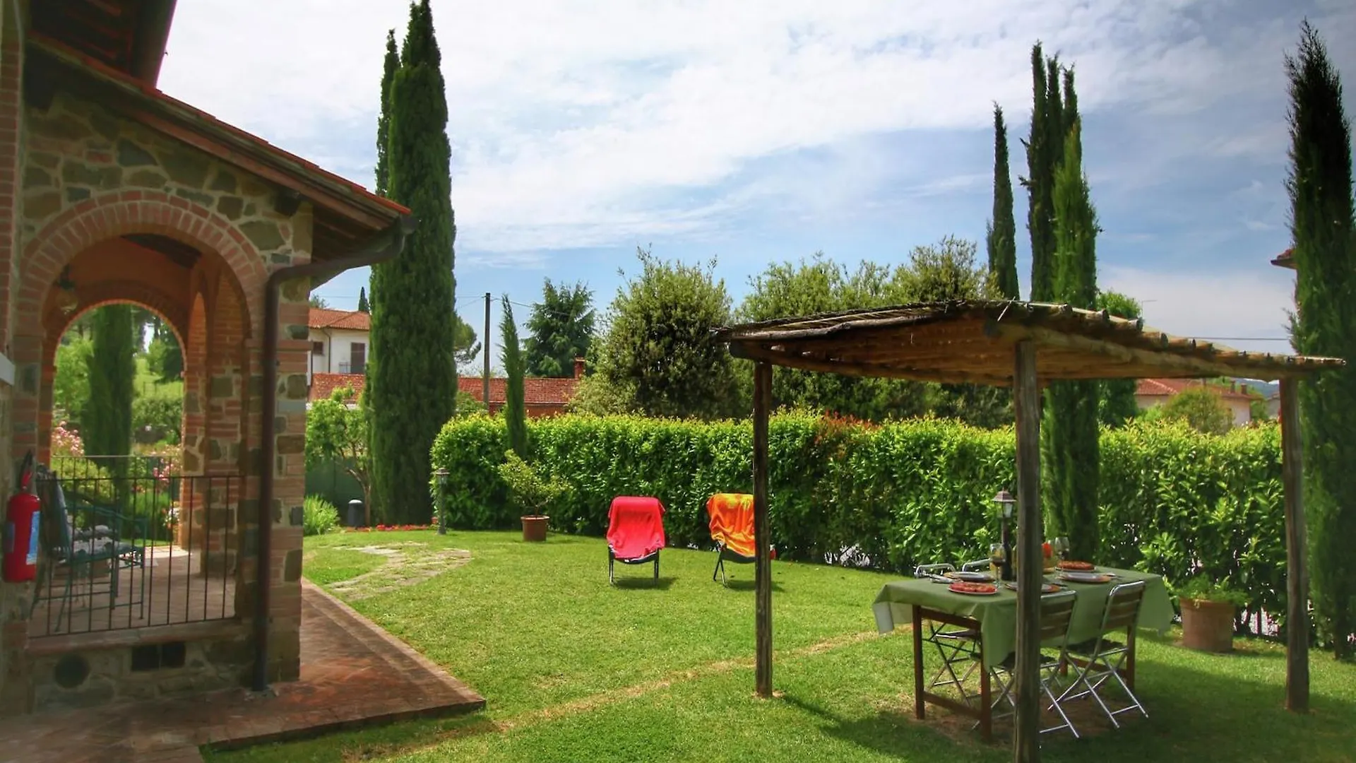 Luxurious Apartment In Lucignano With Views Italy