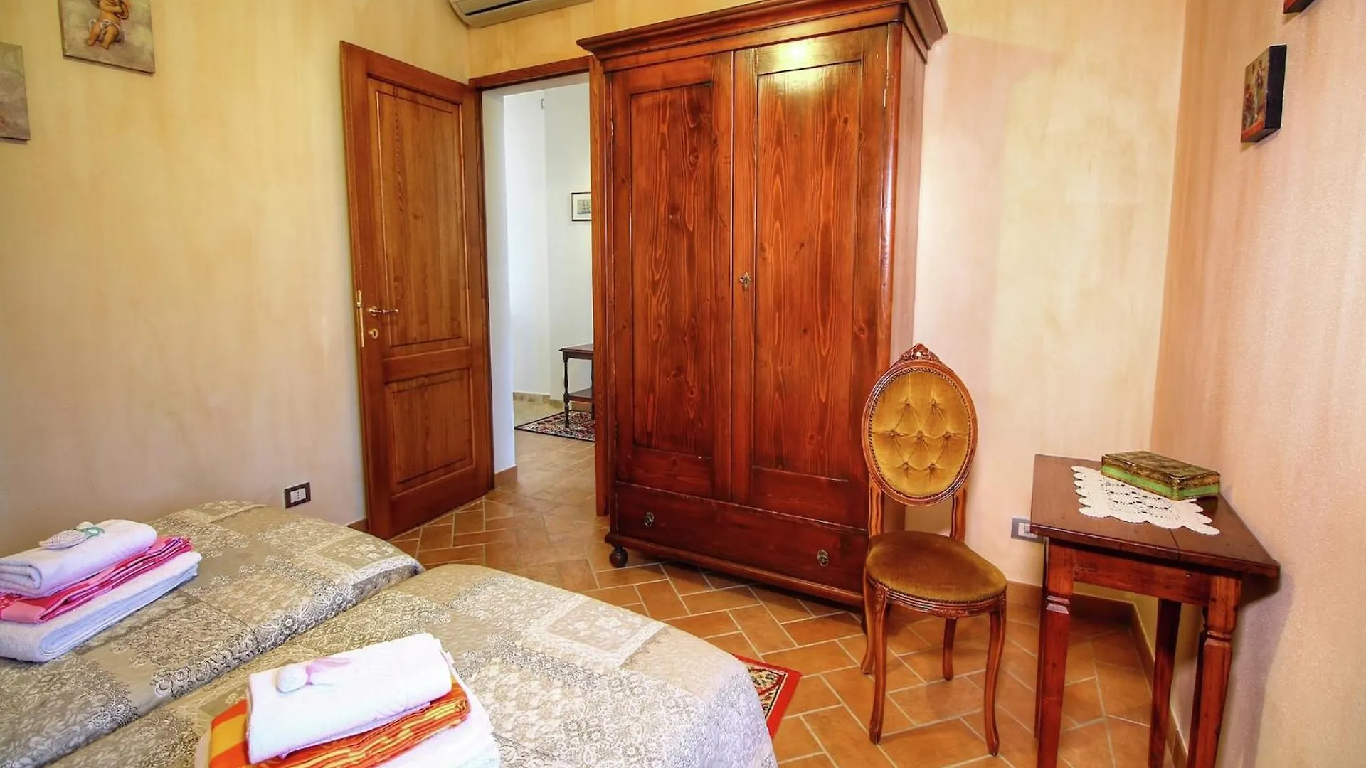 Holiday home Luxurious Apartment In Lucignano With Views