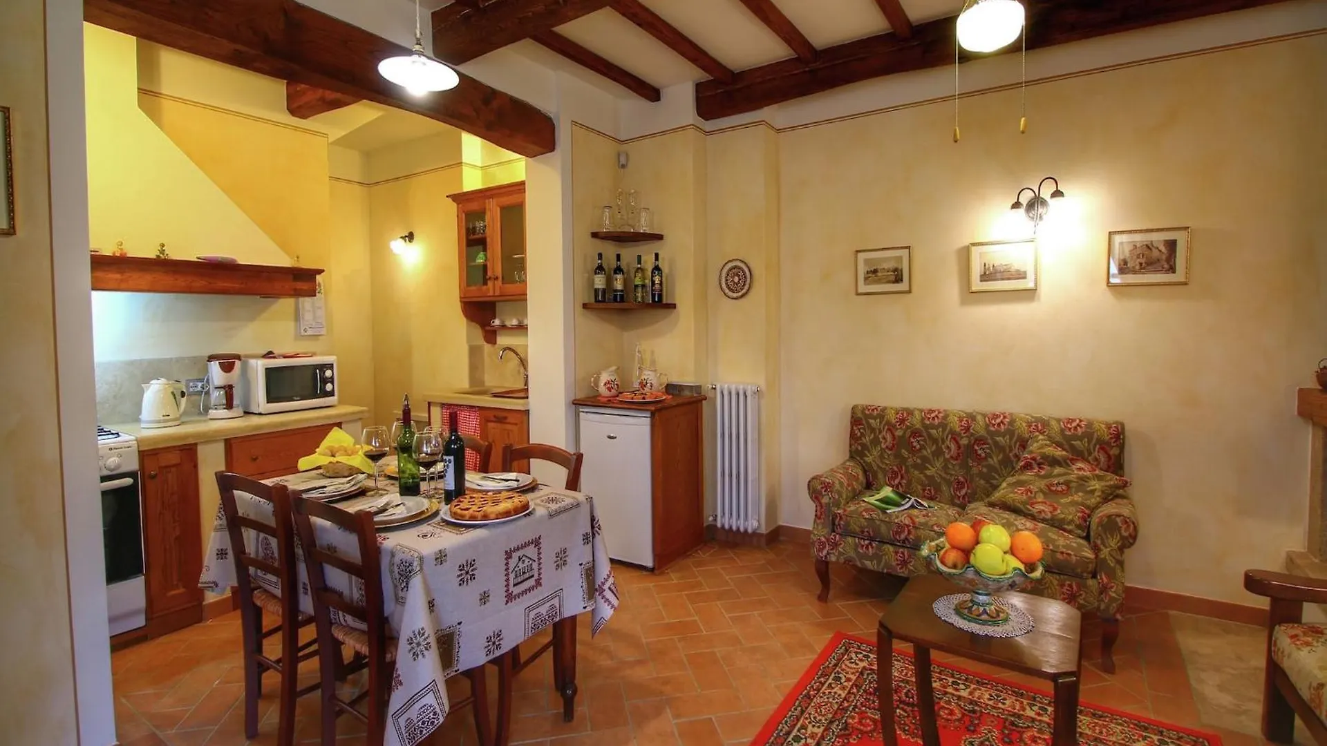 Holiday home Luxurious Apartment In Lucignano With Views Italy