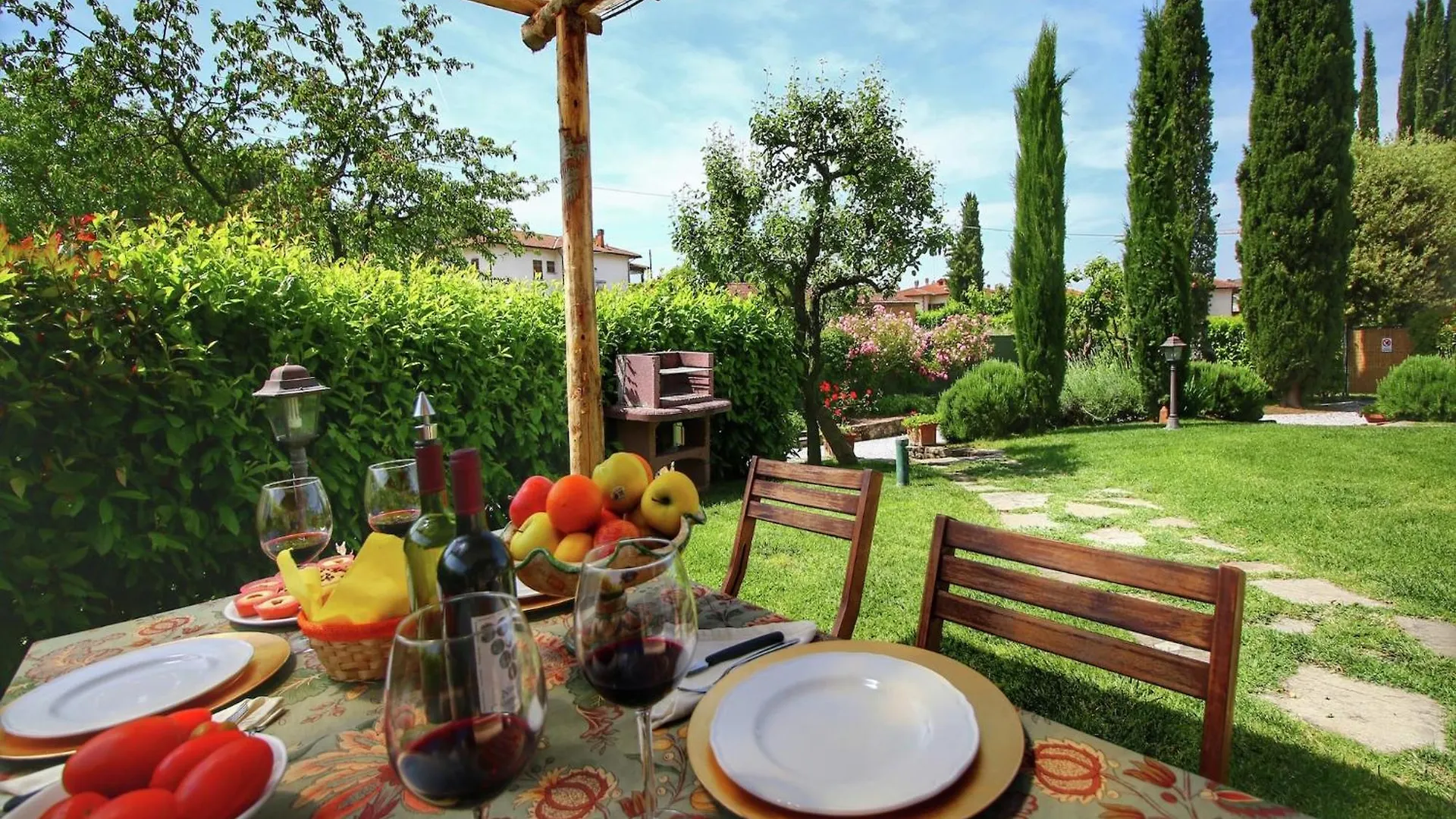 Luxurious Apartment In Lucignano With Views Holiday home