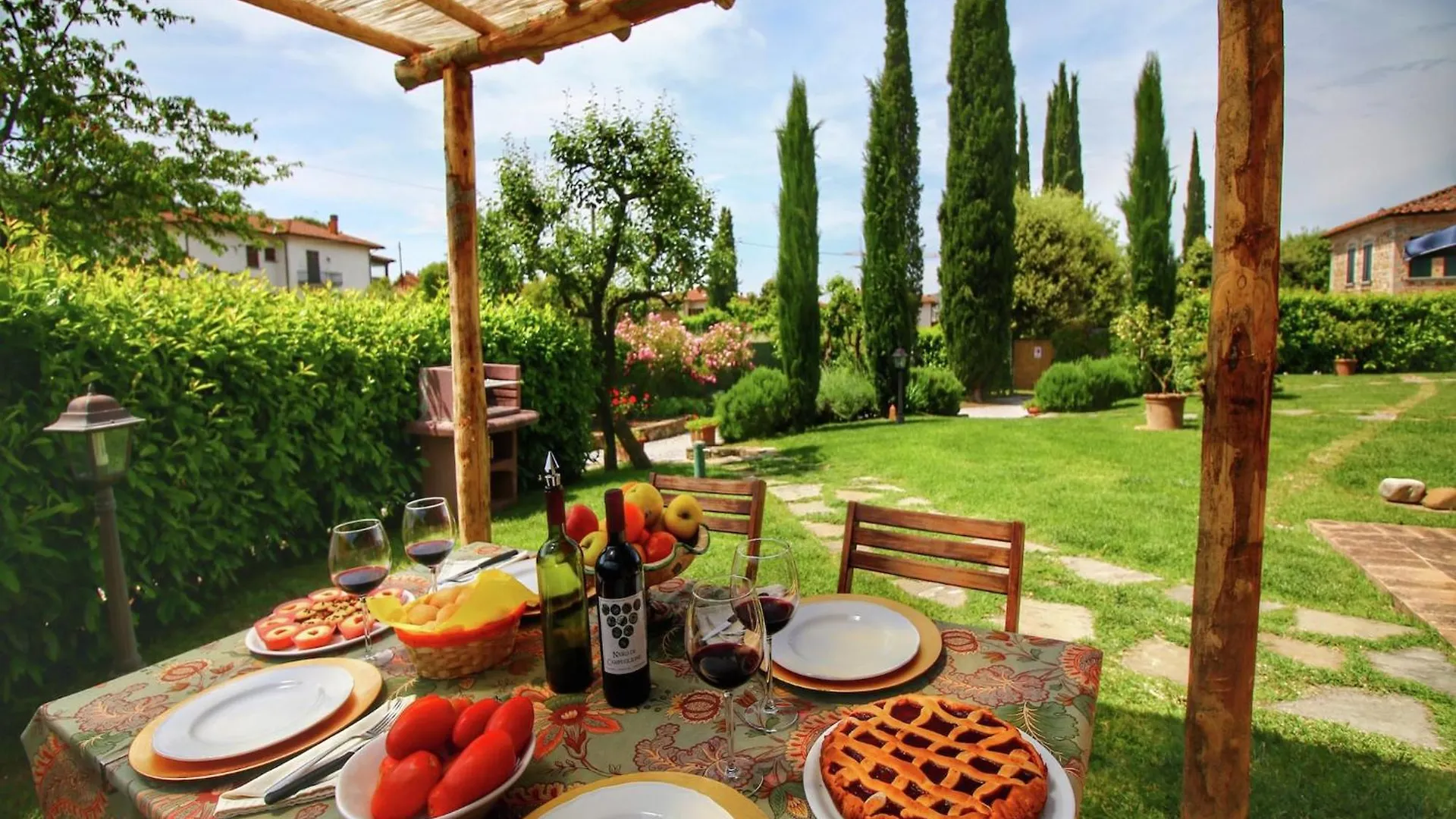 Holiday home Luxurious Apartment In Lucignano With Views