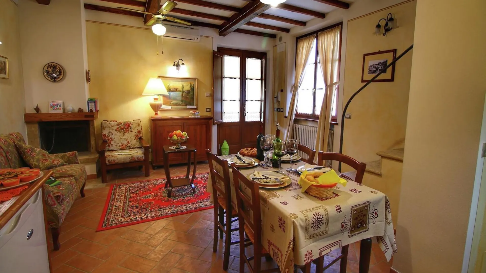 Luxurious Apartment In Lucignano With Views Holiday home